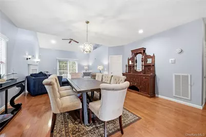32 Eagle Circle, Bohemia, NY 11716 - Photo 6