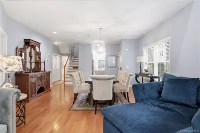 32 Eagle Circle, Bohemia, NY 11716 - Photo 14