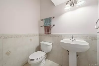 32 Eagle Circle, Bohemia, NY 11716 - Photo 18