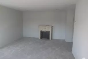 175 Main Ave, Wheatley Heights, NY 11798 - Photo 12