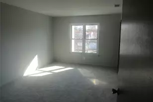 175 Main Ave, Wheatley Heights, NY 11798 - Photo 4