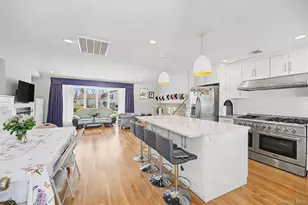 47 Favorite Ln, Jericho, NY 11753 - Photo 12