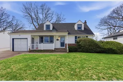 120 Willow Street, Massapequa Park, NY 11762 - Photo 1