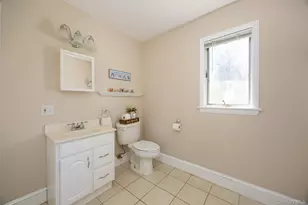 126 E Fallkill Rd, Hyde Park, NY 12538 - Photo 10