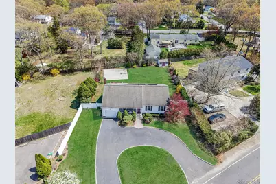 105 Horseblock Road, Centereach, NY 11720 - Photo 4