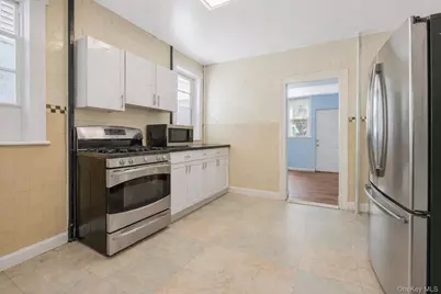 152 Livingston Avenue, Yonkers, NY 10705 - Photo 6
