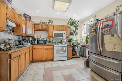 152 Livingston Avenue, Yonkers, NY 10705 - Photo 16