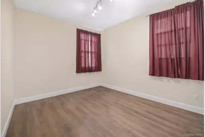 152 Livingston Avenue, Yonkers, NY 10705 - Photo 26