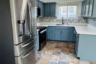 231 Fir Grove Rd, Ronkonkoma, NY 11779 - Photo 2
