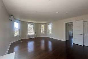 55 Sea Cliff Ave, Sea Cliff, NY 11579 - Photo 2