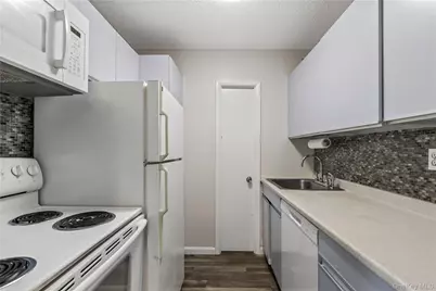 560 Halstead Avenue #3B, Harrison, NY 10528 - Photo 8