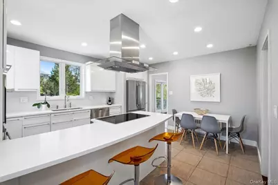 337 Heathcote Road, Scarsdale, NY 10583 - Photo 12