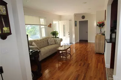 650 Warren Avenue, Thornwood, NY 10594 - Photo 6
