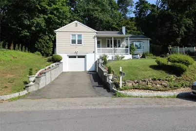 650 Warren Avenue, Thornwood, NY 10594 - Photo 1