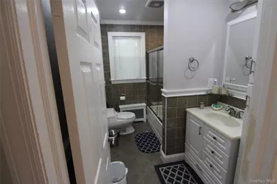 650 Warren Avenue, Thornwood, NY 10594 - Photo 16