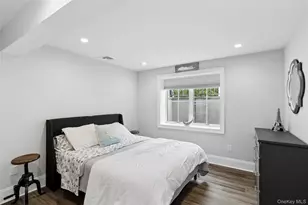 47 Old Riverhead Rd, Hampton Bays, NY 11946 - Photo 32
