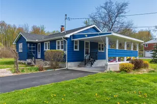 129 Mill St, Wallkill, NY 12589 - Photo 2