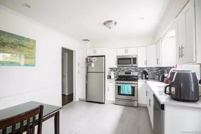 525 E Beech Street #1st Fl, Long Beach, NY 11561 - Photo 12