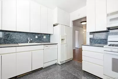 70-20 108 Street #6K, Forest Hills, NY 11375 - Photo 22