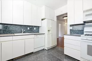 70-20 108th St, Forest Hills, NY 11375 - Photo 22
