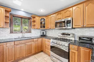 155 W Lakeshore Dr, Carmel, NY 10512 - Photo 10