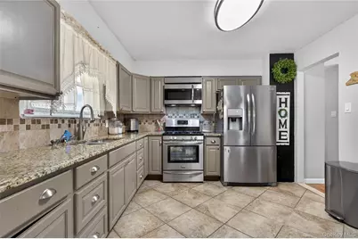 463 Louis Avenue, Floral Park, NY 11001 - Photo 10