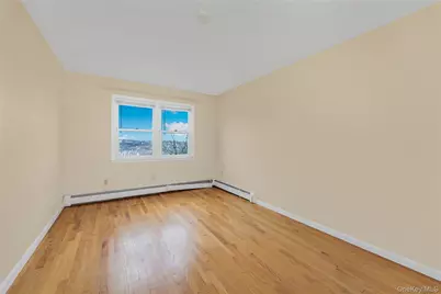 26 Fairview Avenue, White Plains, NY 10603 - Photo 8