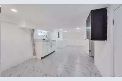 24 W Dover Street, Valley Stream, NY 11580 - Photo 38