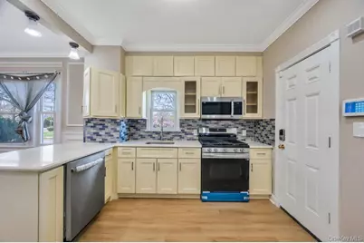 24 W Dover Street, Valley Stream, NY 11580 - Photo 26