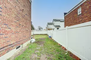215-10 99th Ave, Queens Village, NY 11429 - Photo 22