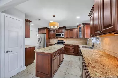 29 Harwood Way, Coram, NY 11727 - Photo 12