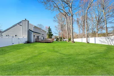 29 Harwood Way, Coram, NY 11727 - Photo 38