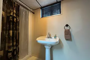 60 Syracuse Ave, Medford, NY 11763 - Photo 26
