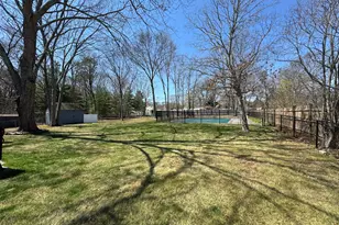 60 Syracuse Ave, Medford, NY 11763 - Photo 14