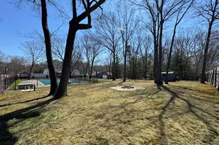 60 Syracuse Ave, Medford, NY 11763 - Photo 8