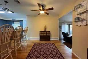 60 Syracuse Ave, Medford, NY 11763 - Photo 16
