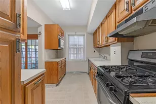 82-37 251st St, Bellerose, NY 11426 - Photo 12