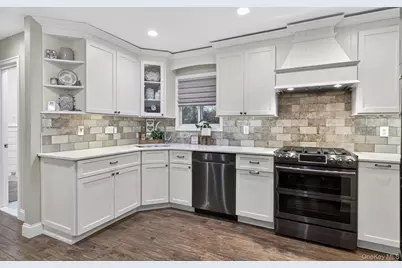 19 Shelton Court, Commack, NY 11725 - Photo 6