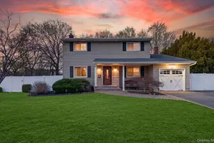 19 Shelton Ct, Commack, NY 11725 - Photo 2