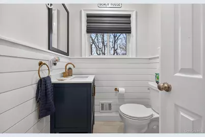 19 Shelton Court, Commack, NY 11725 - Photo 16