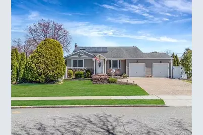 581 Roosevelt Avenue, Massapequa Park, NY 11762 - Photo 1