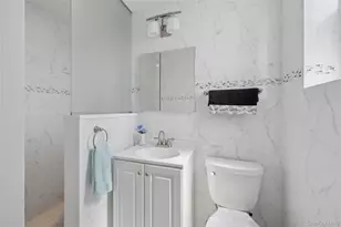 162-01 Powells Cove Blvd, Whitestone, NY 11357 - Photo 16