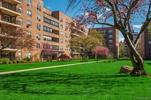 162-01 Powells Cove Blvd, Whitestone, NY 11357 - Photo 32