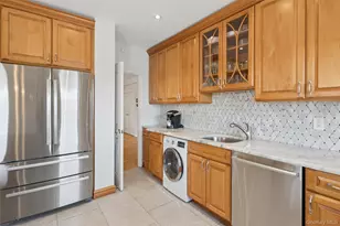 162-01 Powells Cove Blvd, Whitestone, NY 11357 - Photo 12
