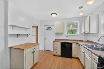371-373 Verplanck Avenue, Beacon, NY 12508 - Photo 16
