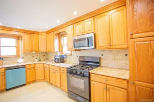 363 Hewlett Pkwy, Hewlett, NY 11557 - Photo 12