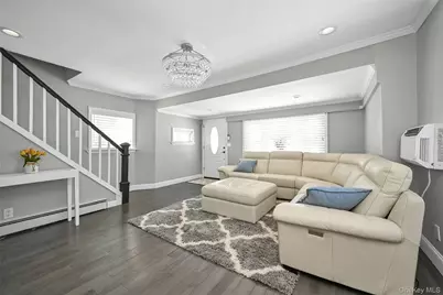 187 Memphis Avenue, Floral Park, NY 11001 - Photo 2