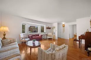 50 Marian Ln, Jericho, NY 11753 - Photo 4
