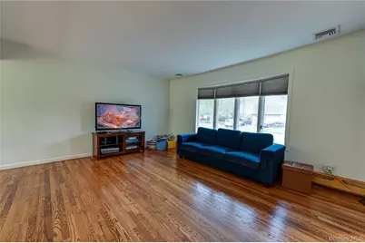 14 Grover Lane, East Northport, NY 11731 - Photo 4