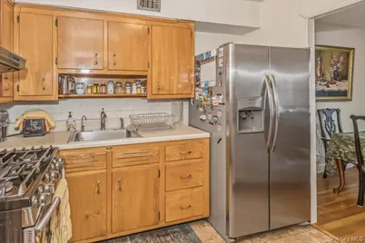 22250 Braddock Avenue, Queens Village, NY 11428 - Photo 6